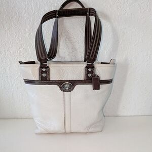 Coach Hamptons Pebbled Leather Turnlock Tote F13959 Ivory Brown Shoulder Bag